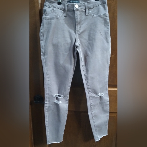 Nwot Rock & Republic colored denim - Picture 4 of 15